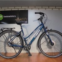 Trek DISTRICT 3 8 versnellingen met Hydraulische schijfremmen en Naafdynamo